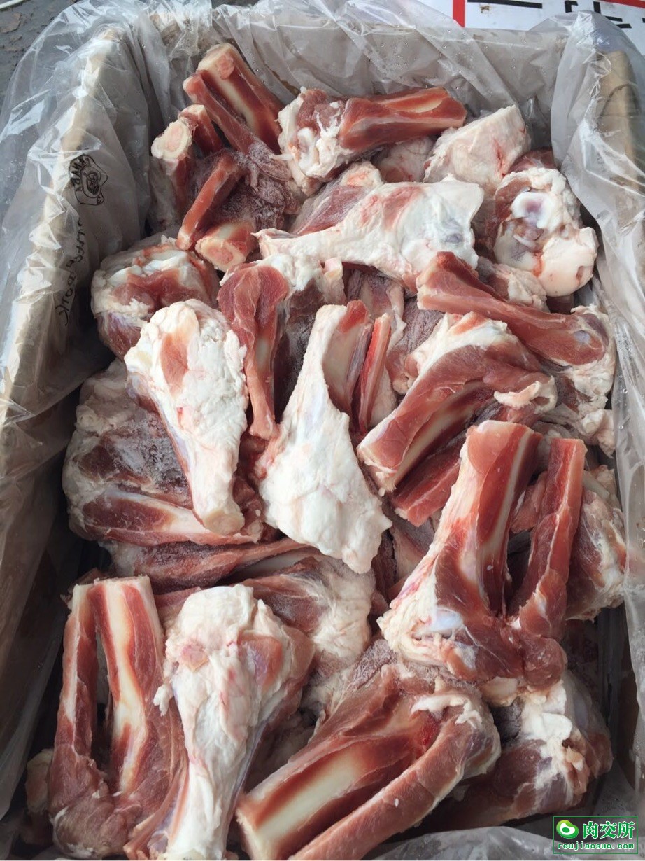 带肉肘子骨