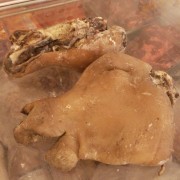 去骨熟带皮牛头肉