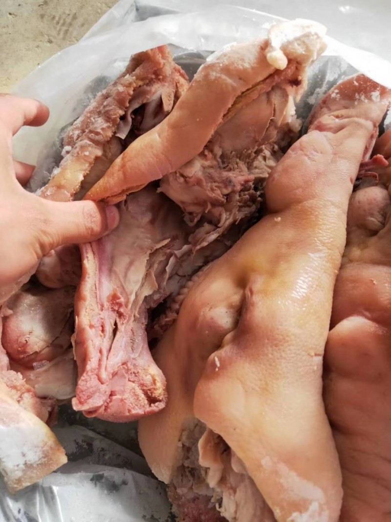 扒黑猪脸的做法(扒猪脸的家常做法)