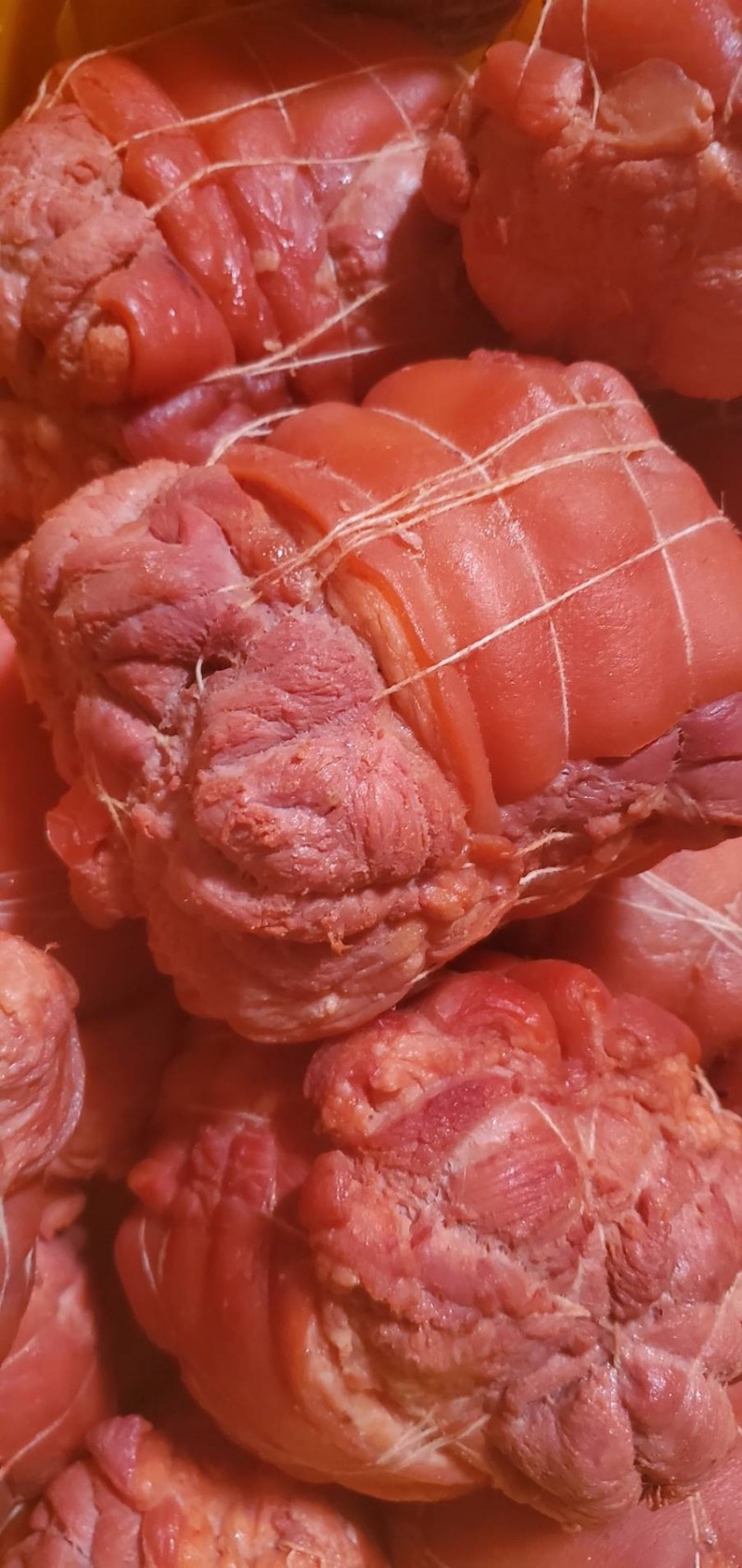 九成熟去骨后肘子