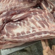 带皮带肋中方肉