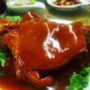 酱香肘子