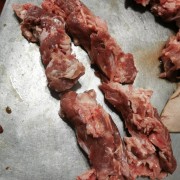 巴骨肉