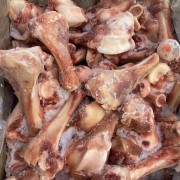 小牛腿骨