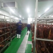 熏马肉，熏马肠。
