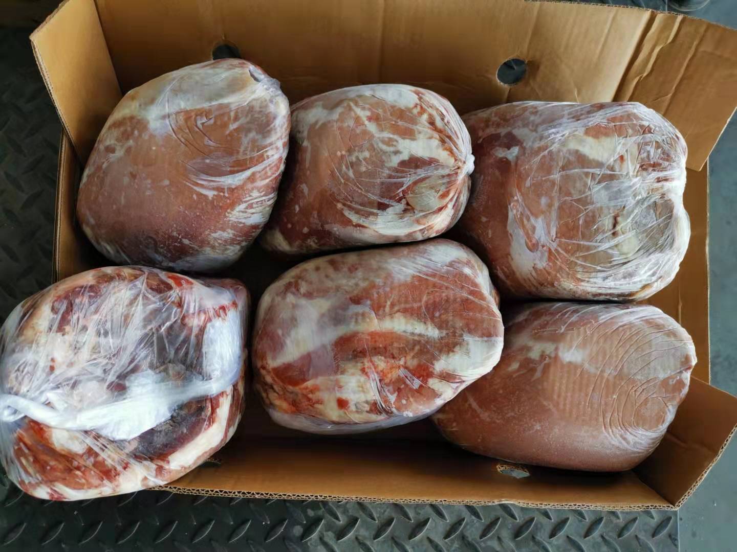 重磅!几百吨哈萨克斯坦牛肉现货,出现在郑州!并且正在出售.